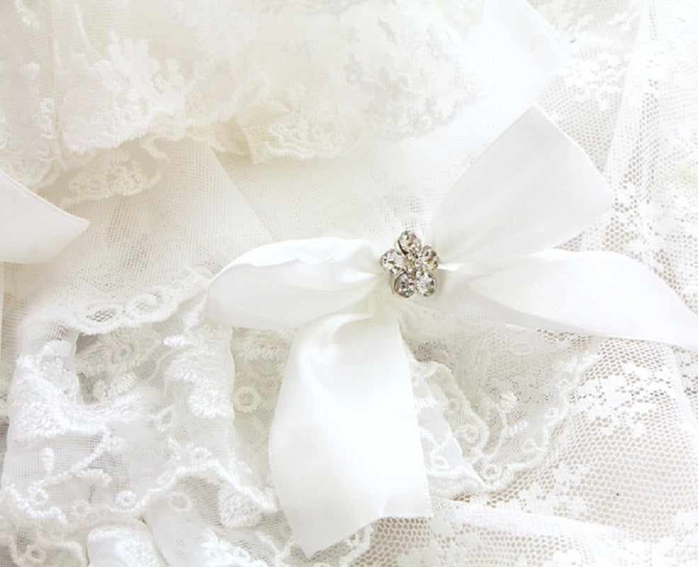 Luxury Victorian Lace Dog Gown with Pearl Bridal Detail
